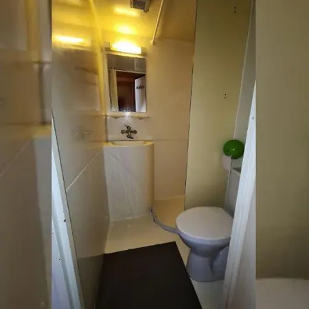 2 Pour 5 Personnes Avec Terrasse - Api-1-52-537 * Les Grandes-Ventes