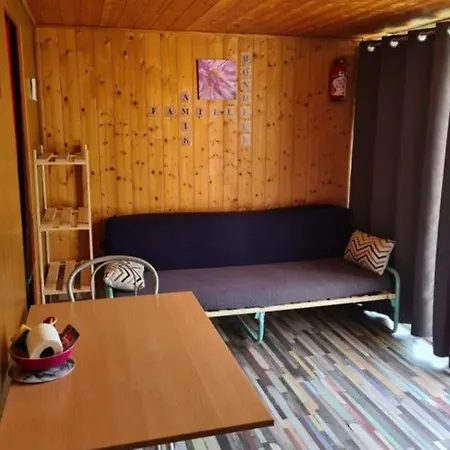 2 Pour 5 Personnes Avec Terrasse - Api-1-52-537 * Les Grandes-Ventes